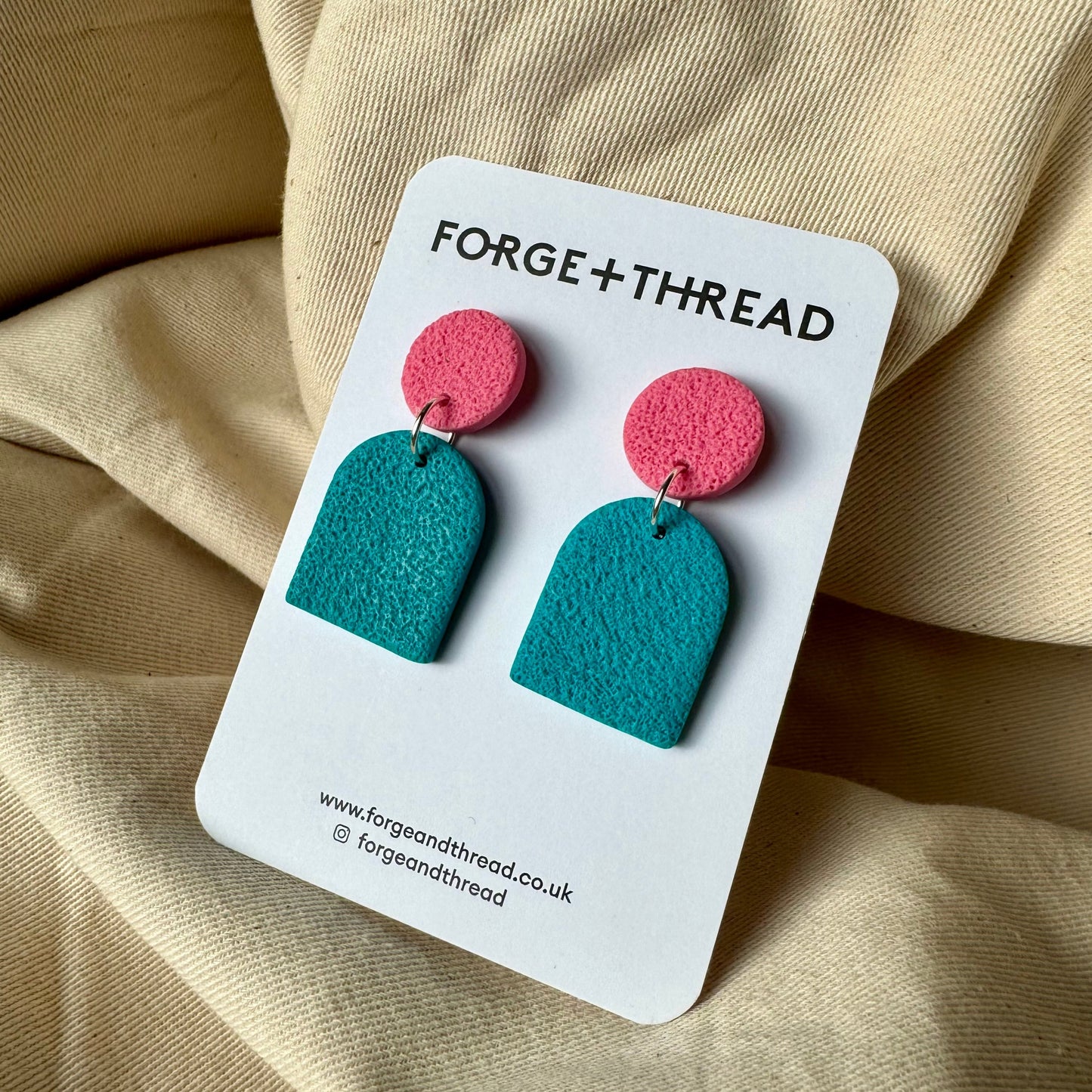 TURQUOISE TEXTURED SMALL ARCH EARRINGS
