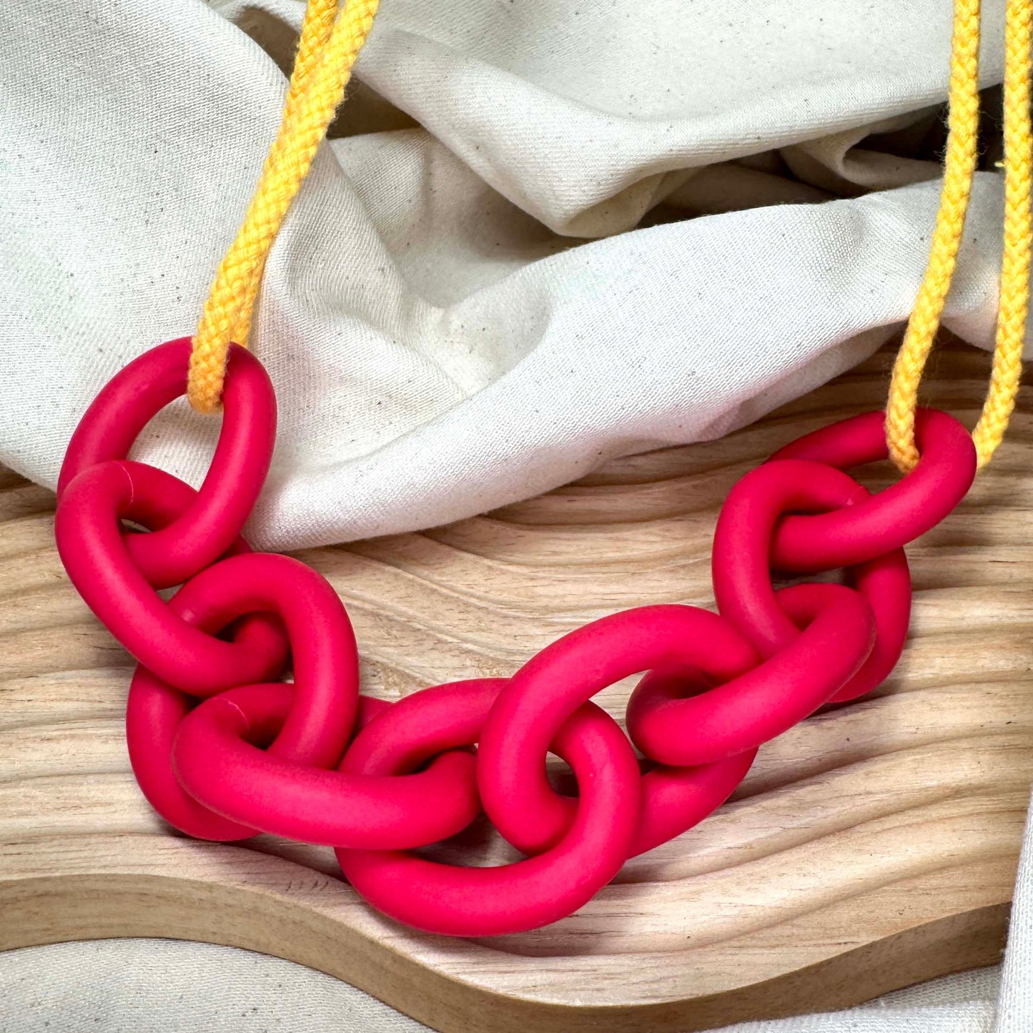 CRIMSON RED CHUNKY LINK NECKLACE
