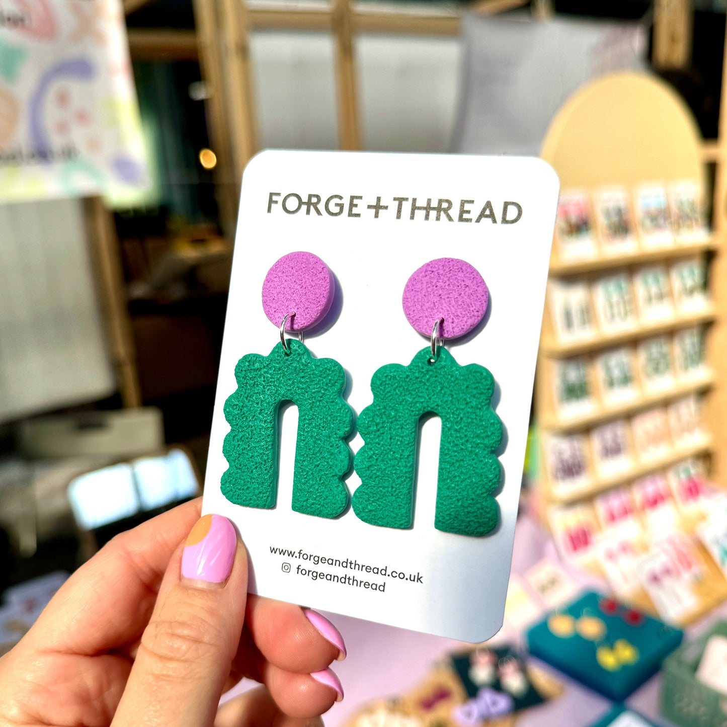 GREEN & LILAC TEXTURED SCALLOPED ARCH EARRINGS