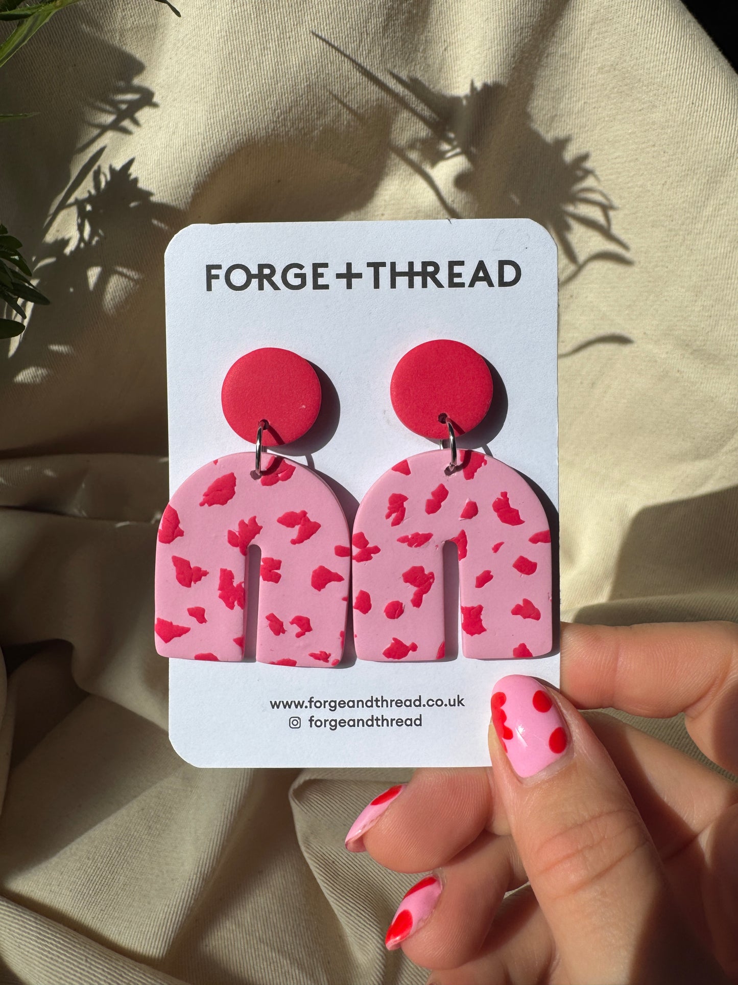 PINK & RED SPECKLE LARGE ARCH EARRINGS