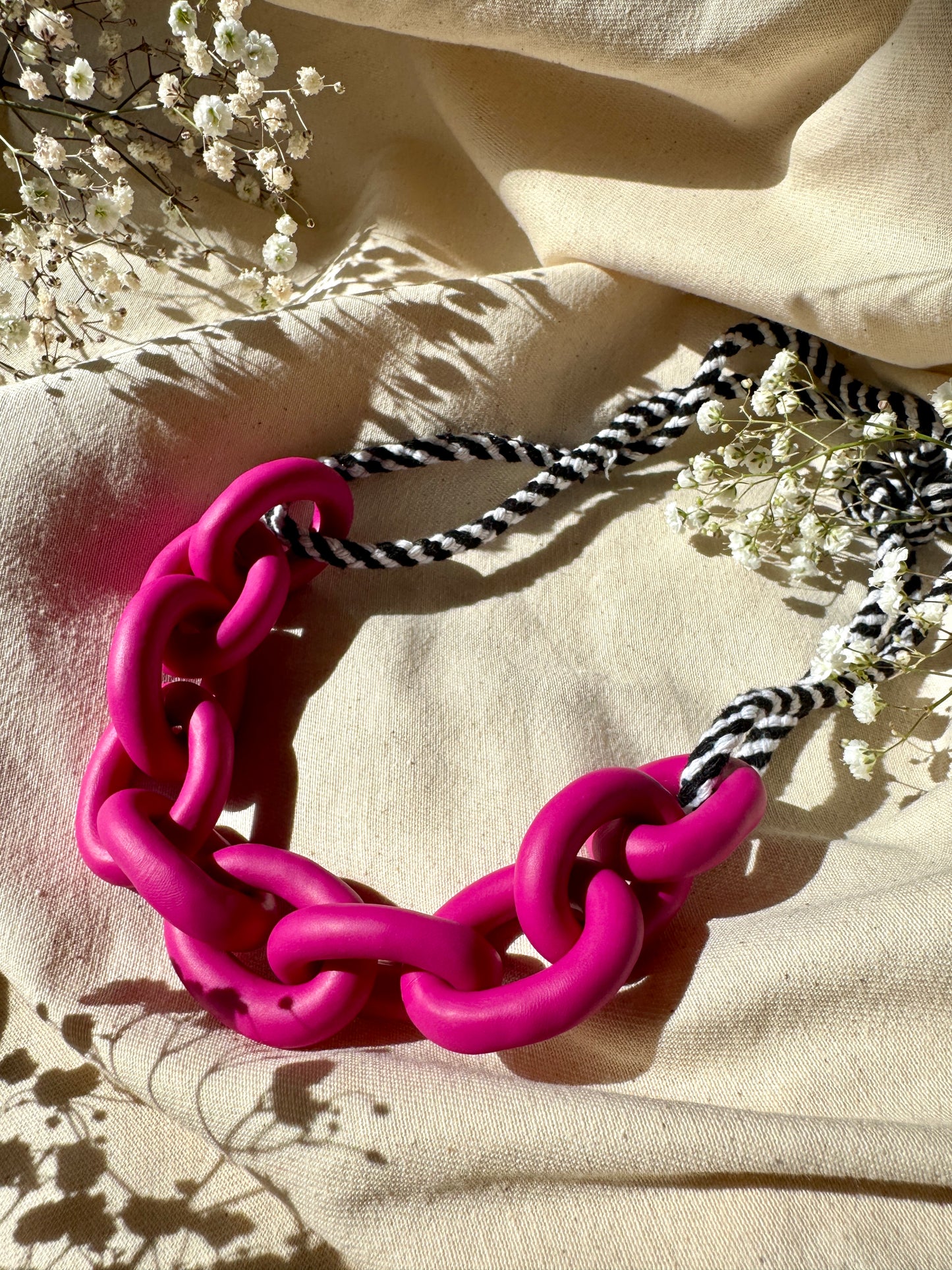 FUCHSIA PINK CHUNKY LINK NECKLACE