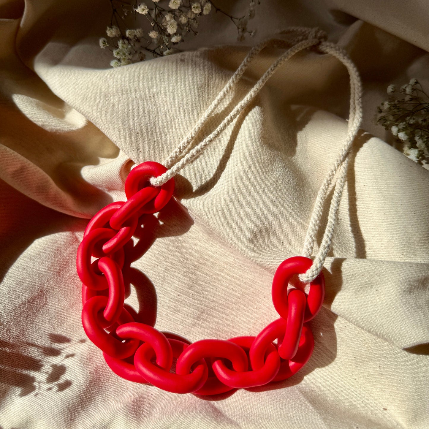 SCARLET RED CHUNKY LINK NECKLACE