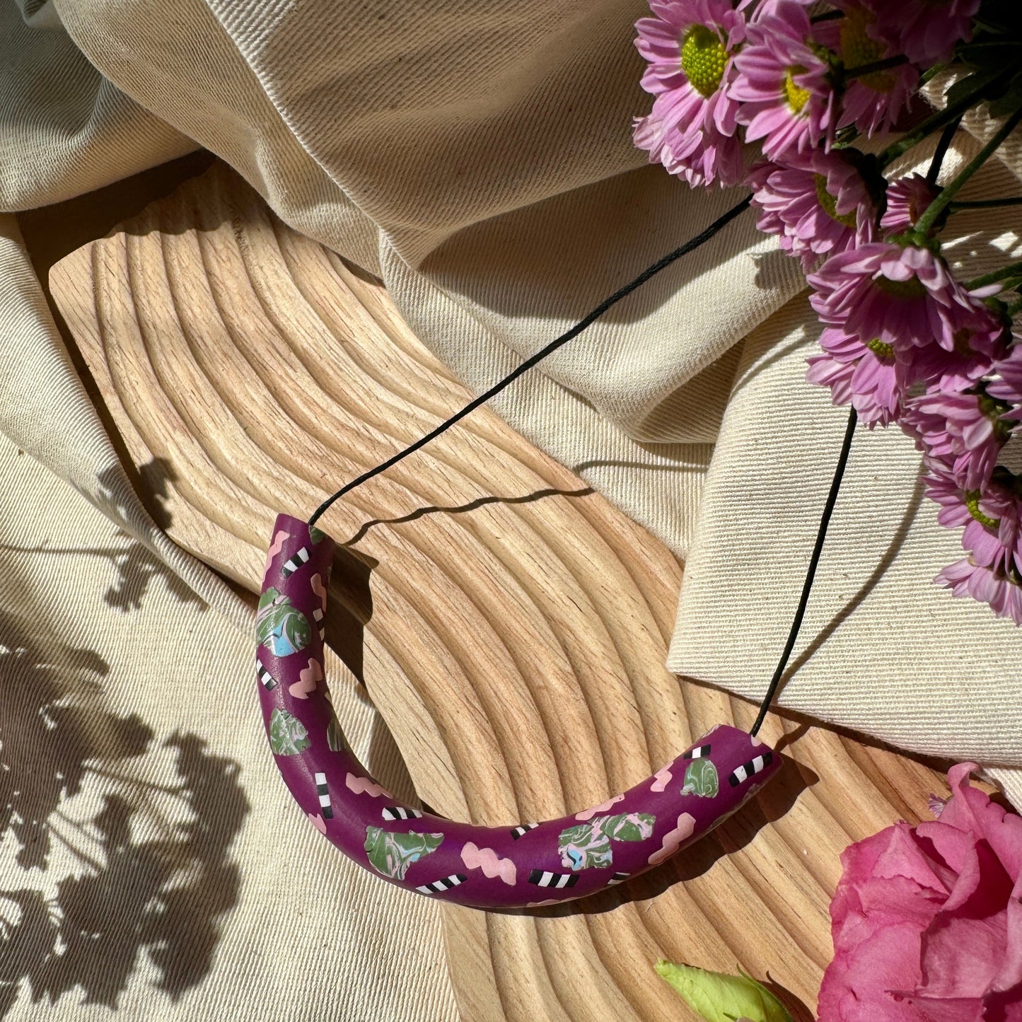 MAROON & KHAKI ARCH NECKLACE