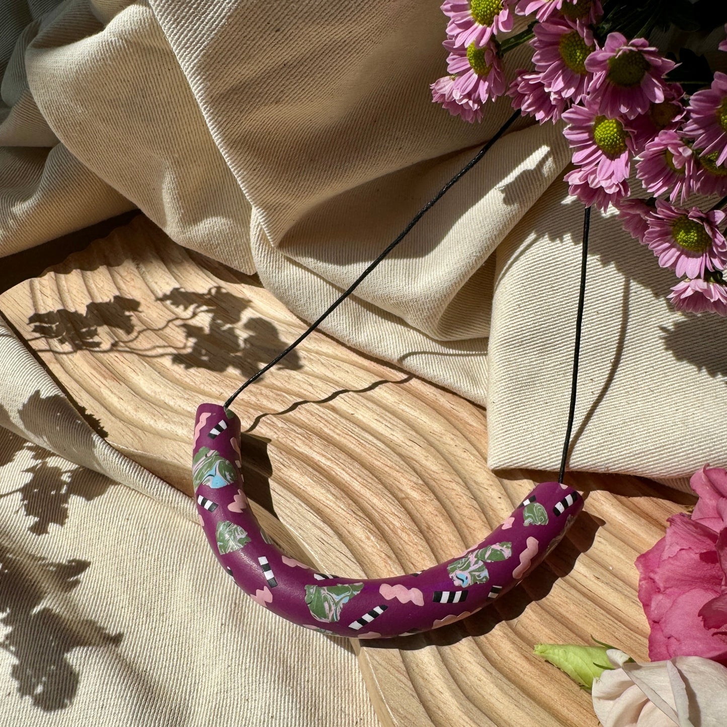 MAROON & KHAKI ARCH NECKLACE
