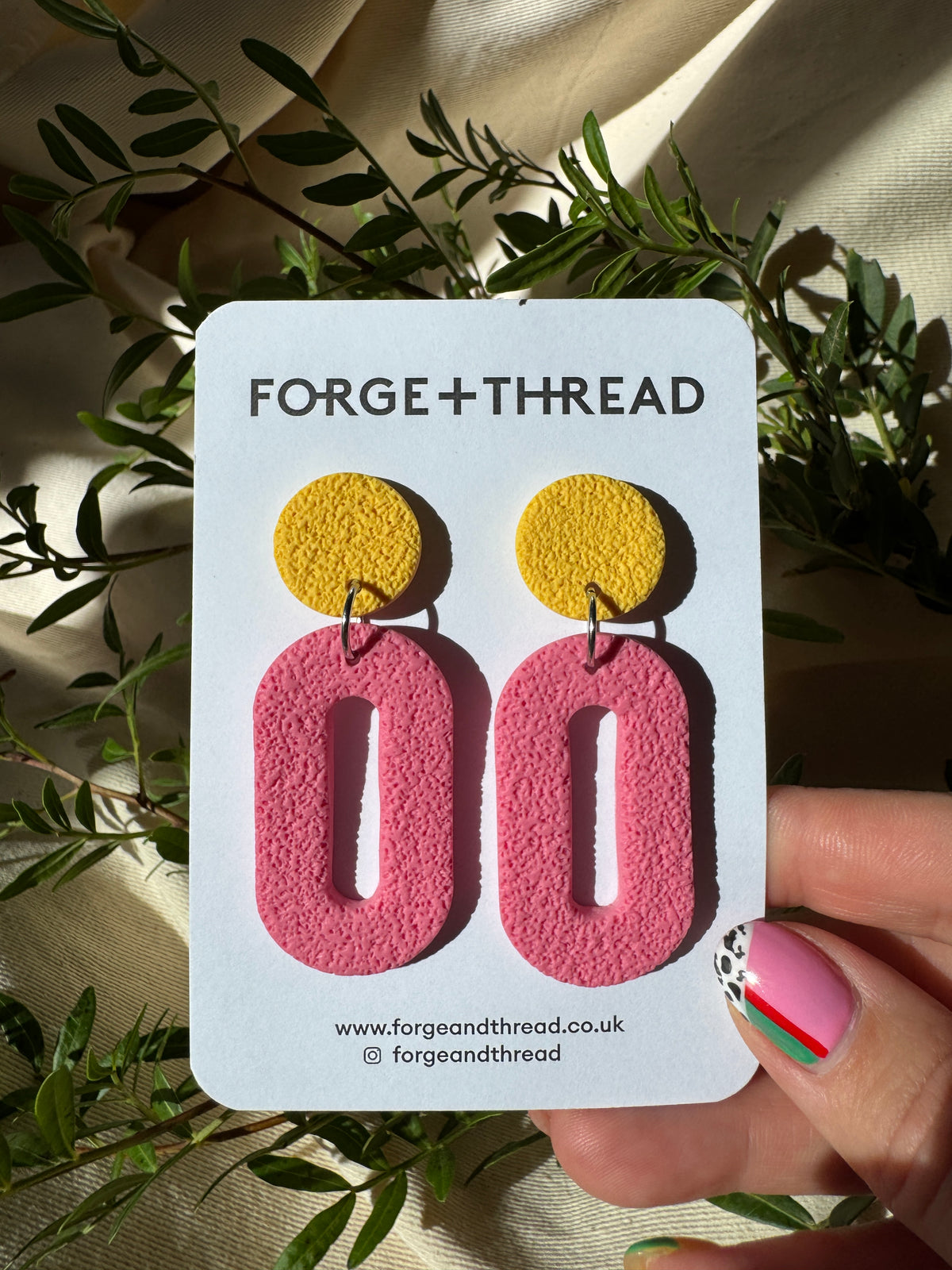 LIGHT PINK & YELLOW TEXTURED OVAL DROP EARRINGS