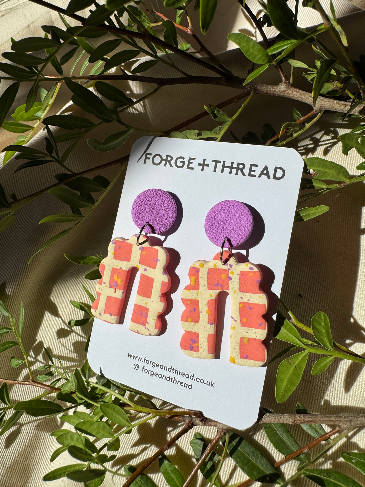 ORSNGE & CREAM SCALLOPED ARCH EARRINGS