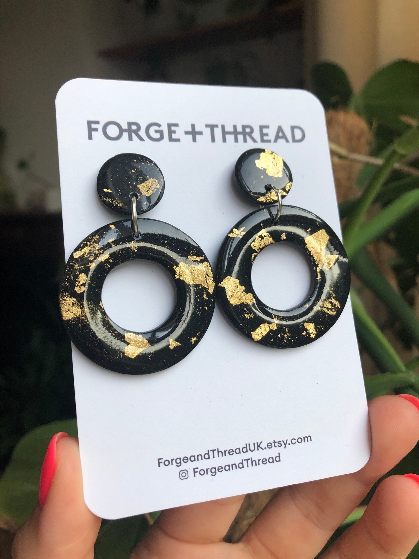 GOLD LEAF CIRCLE EARRINGS