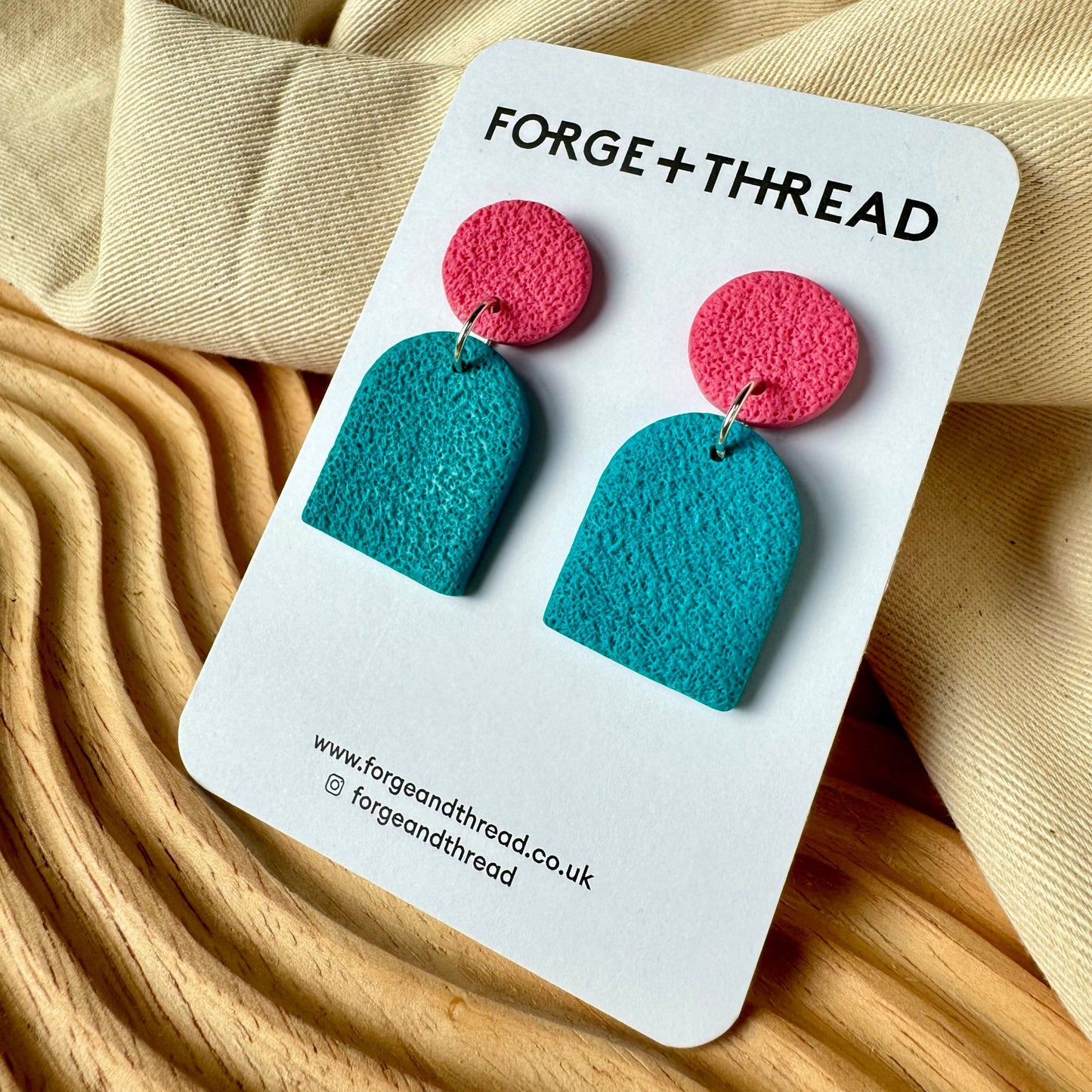 TURQUOISE TEXTURED SMALL ARCH EARRINGS