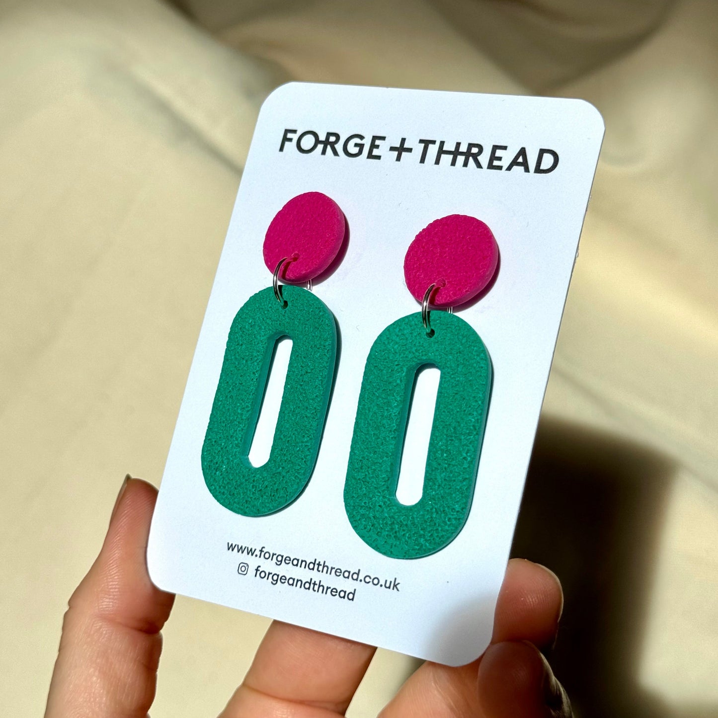 GREEN TEXTURED OVAL DROP EARRINGS