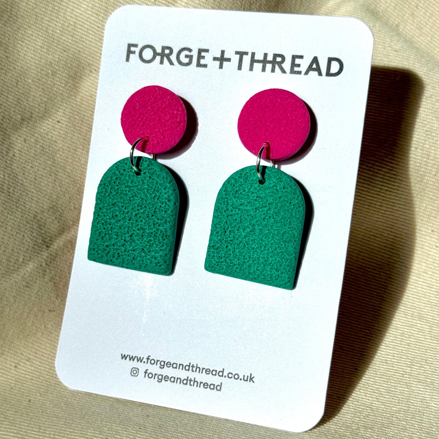 GREEN & PINK TEXTURED SMALL ARCH EARRINGS