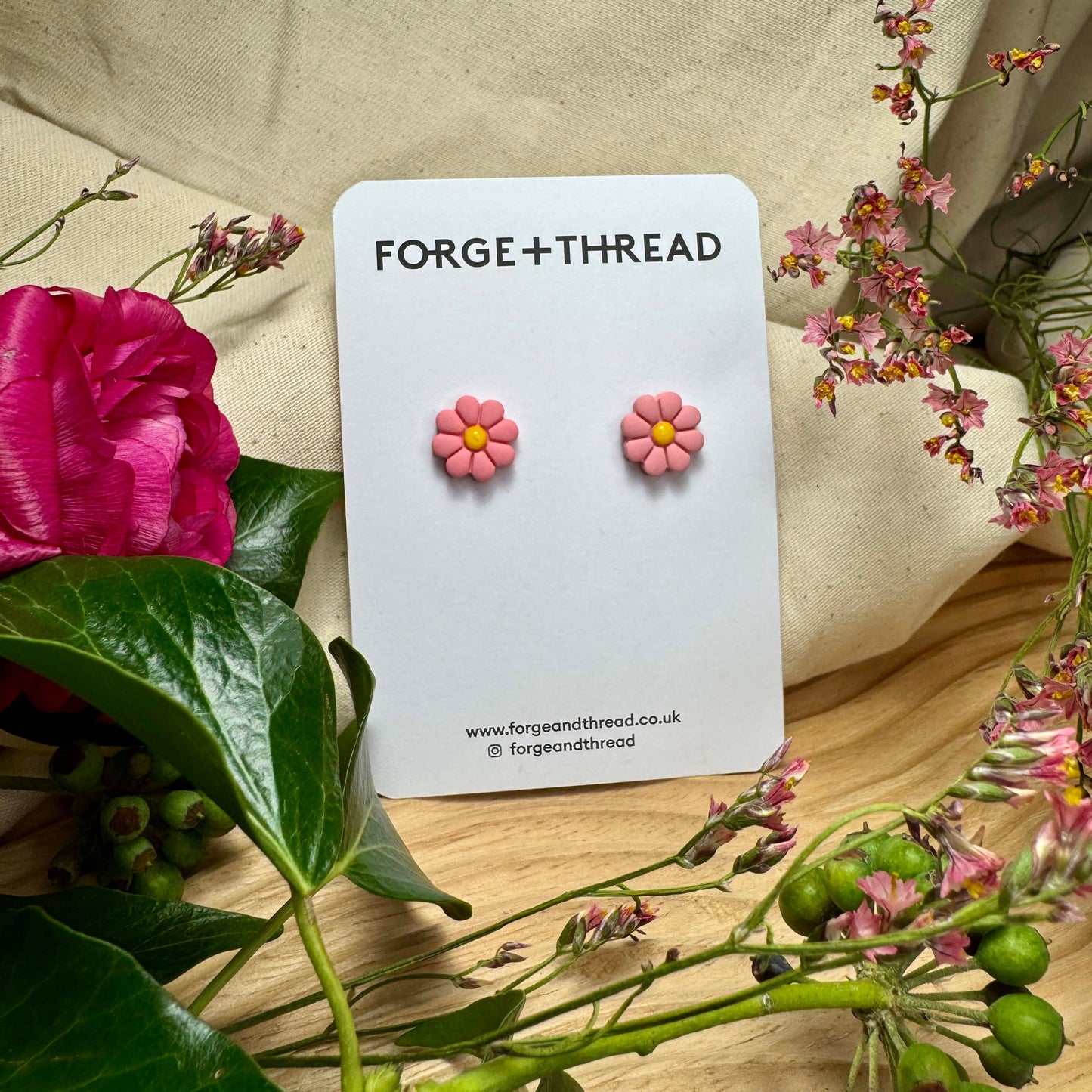 PINK DAISY STUD EARRINGS