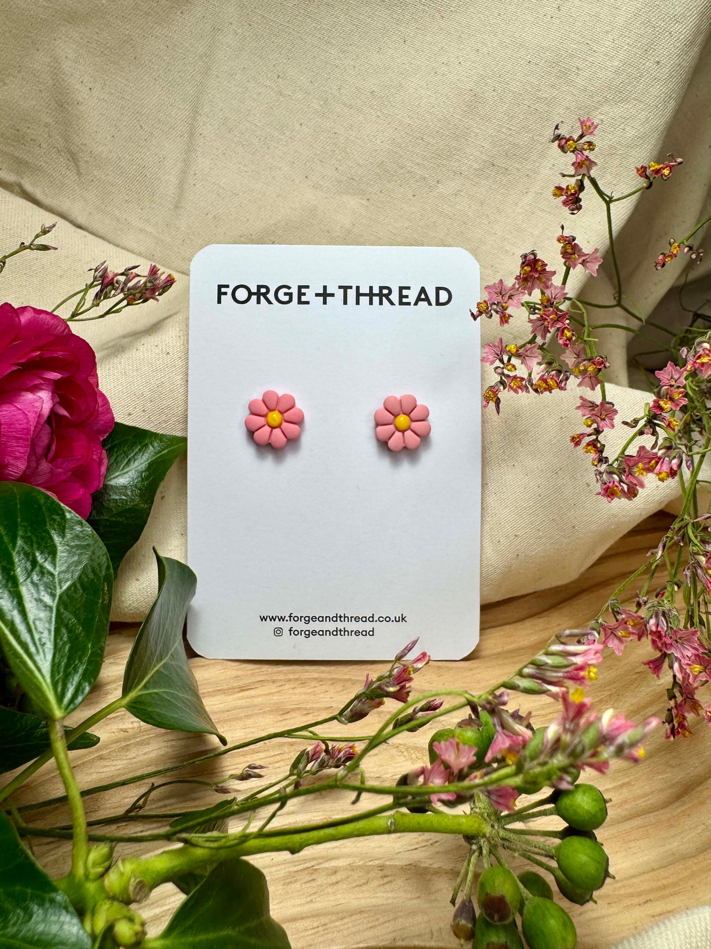 PINK DAISY STUD EARRINGS