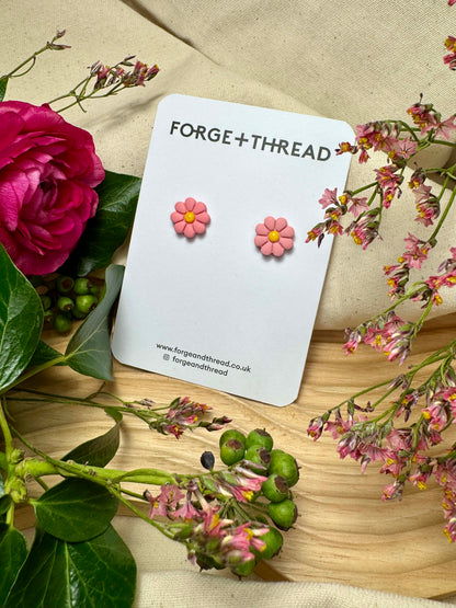 PINK DAISY STUD EARRINGS