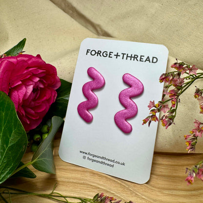 METALLIC PINK WIGGLE EARRINGS