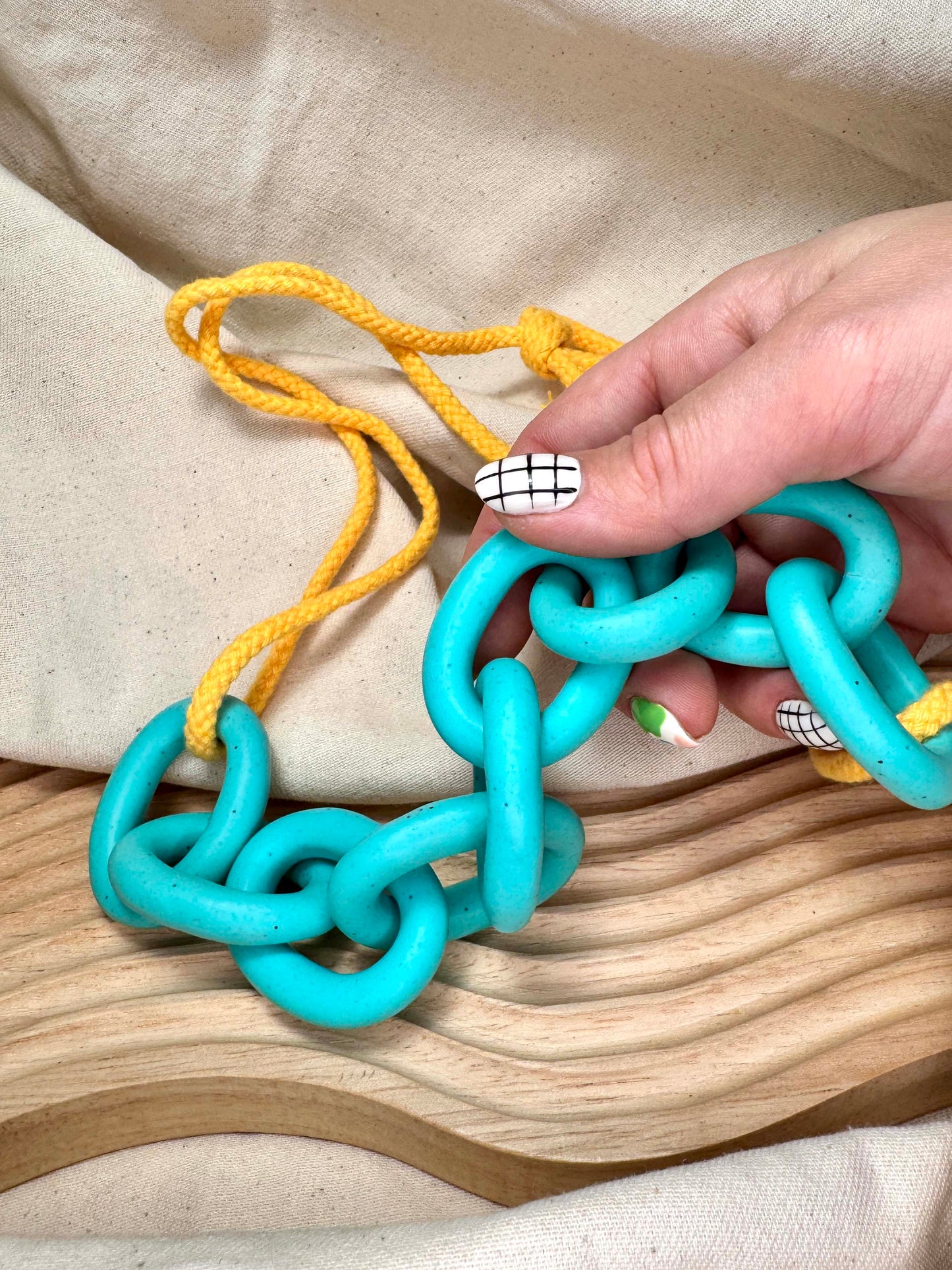TURQUOISE SPECKLE CHUNKY LINK NECKLACE