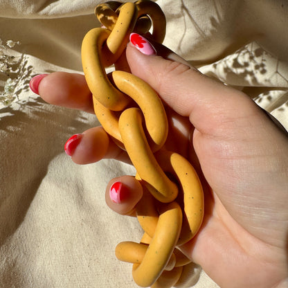 OCHRE SPECKLE CHUNKY LINK NECKLACE