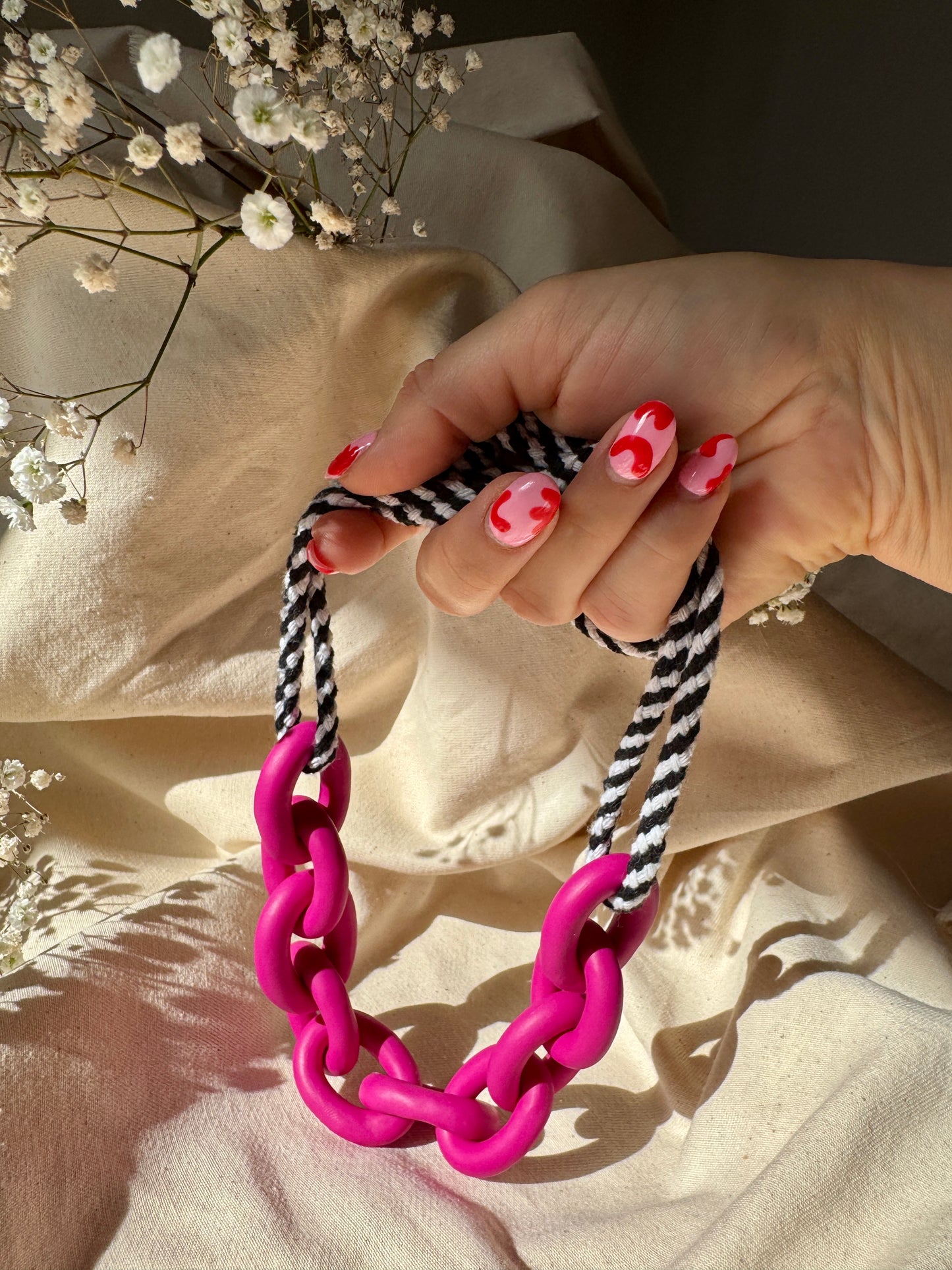 FUCHSIA PINK CHUNKY LINK NECKLACE