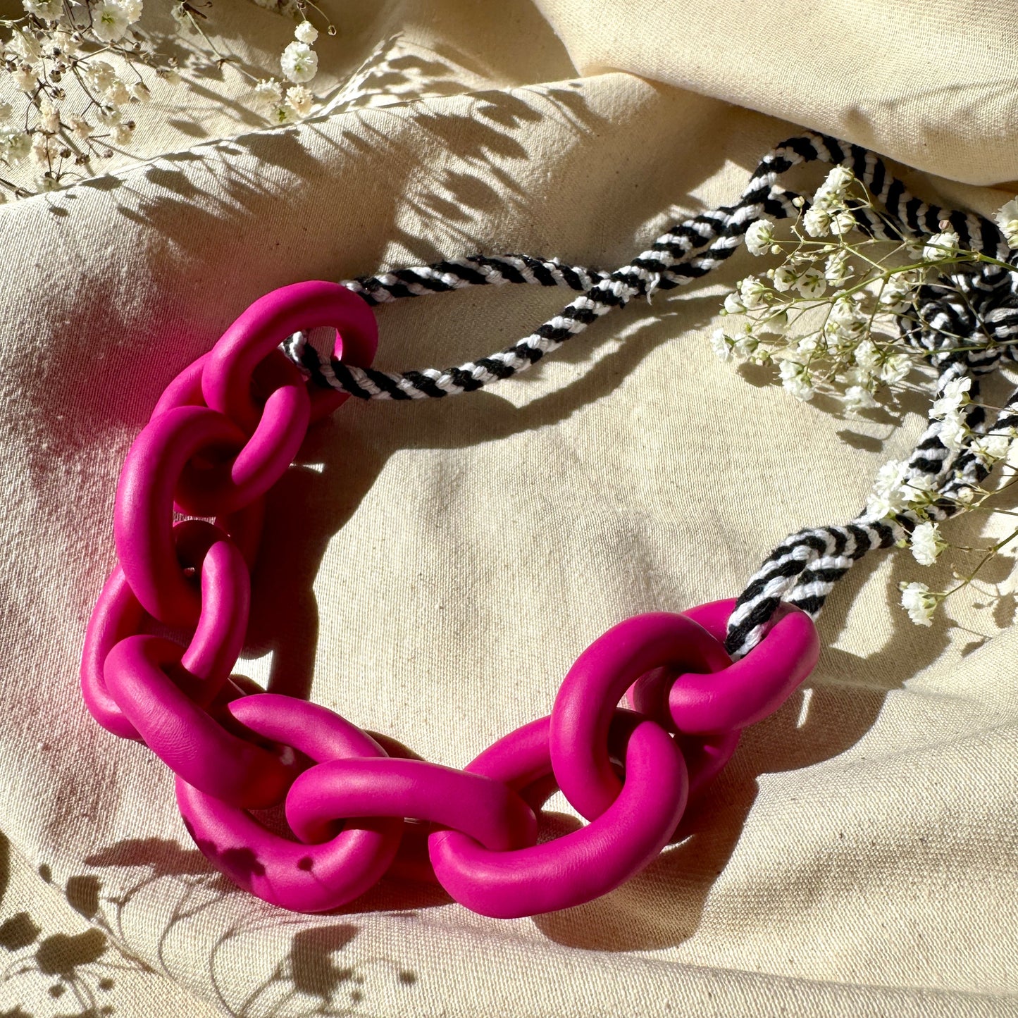 FUCHSIA PINK CHUNKY LINK NECKLACE