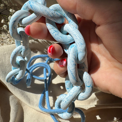 BLUE & WHITE MARBLED CHUNKY LINK NECKLACE