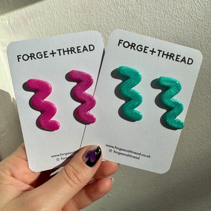 METALLIC WIGGLE EARRINGS