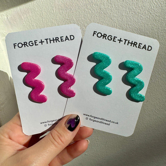 METALLIC WIGGLE EARRINGS