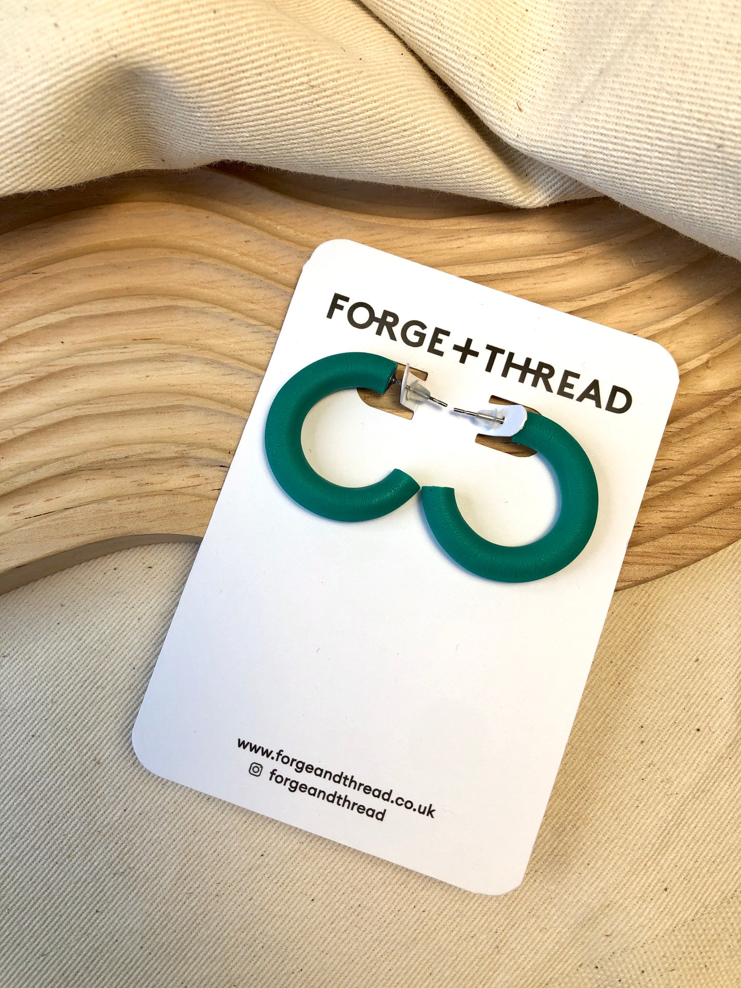 SMOOTH TURQUOISE HOOPS