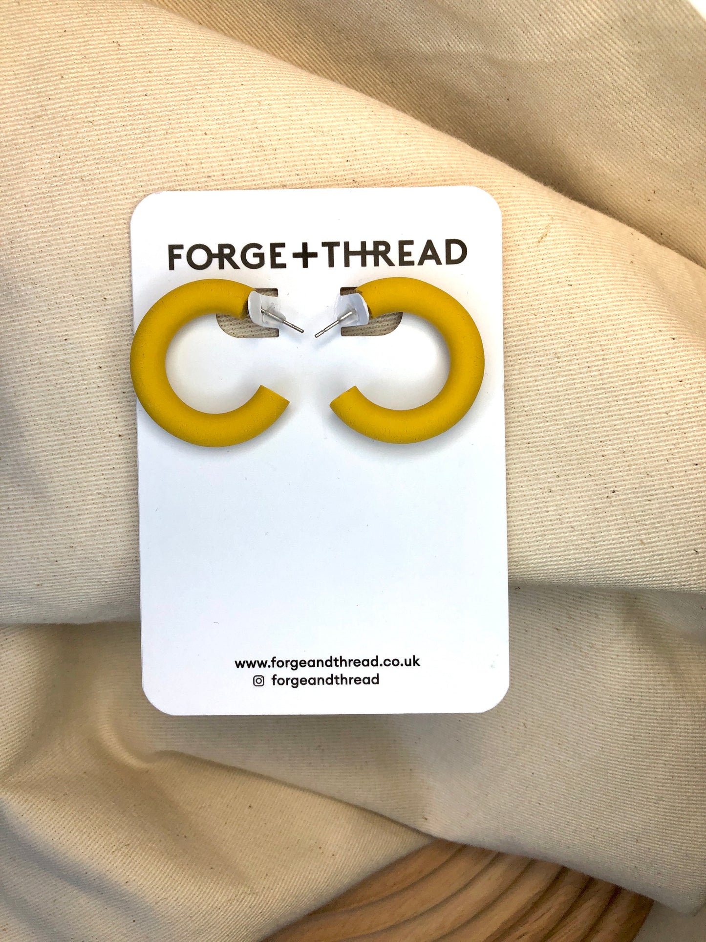 SMOOTH MUSTARD HOOPS