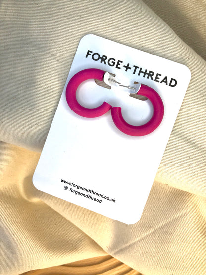 SMOOTH FUCHSIA HOOPS