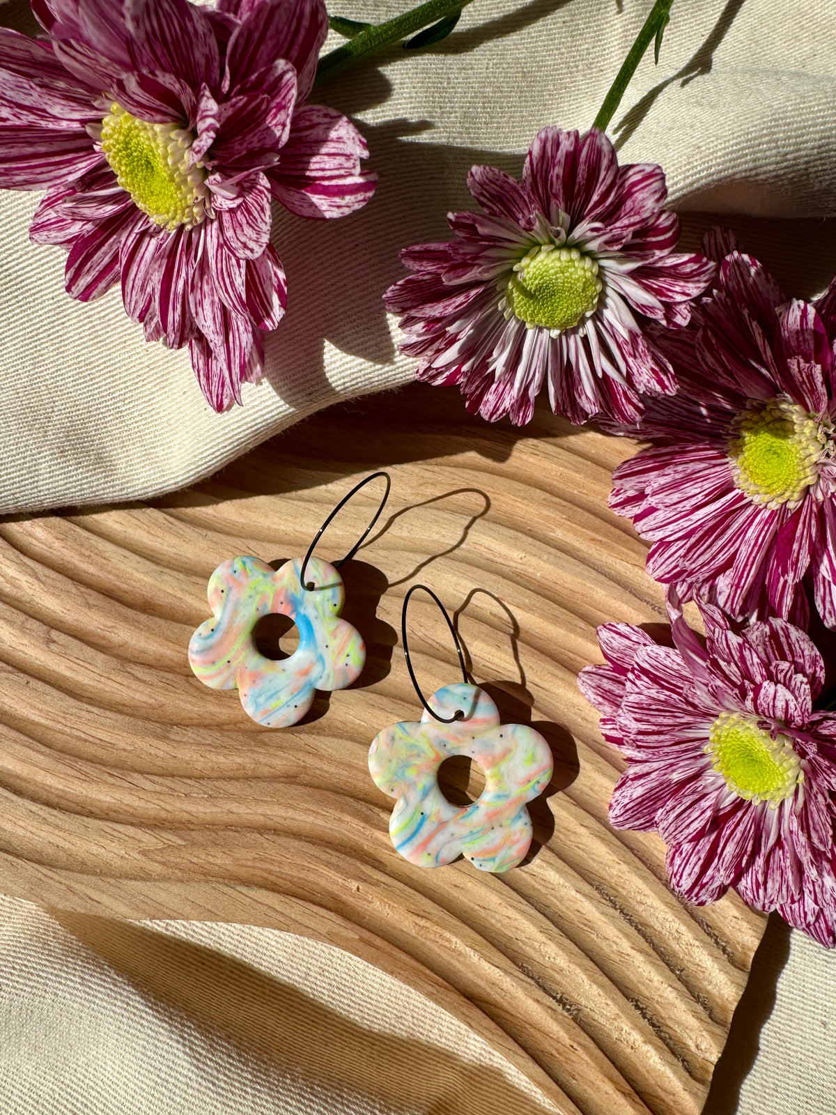 WHITE MARBLE FLOWER WIRE EARRINGS- SALE