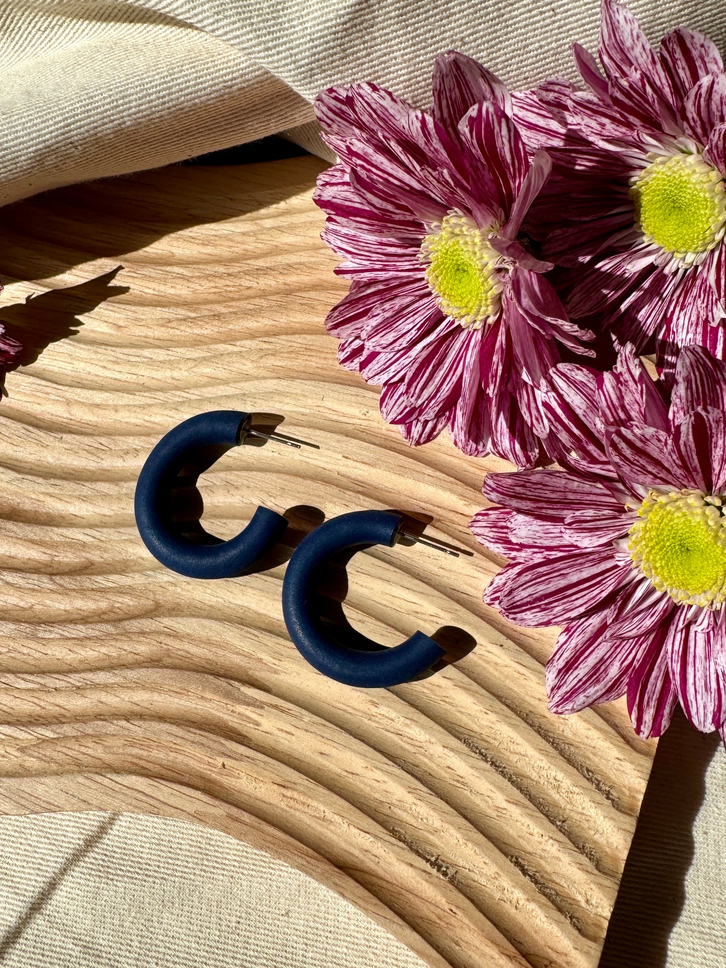 SMOOTH DEEP NAVY HOOPS