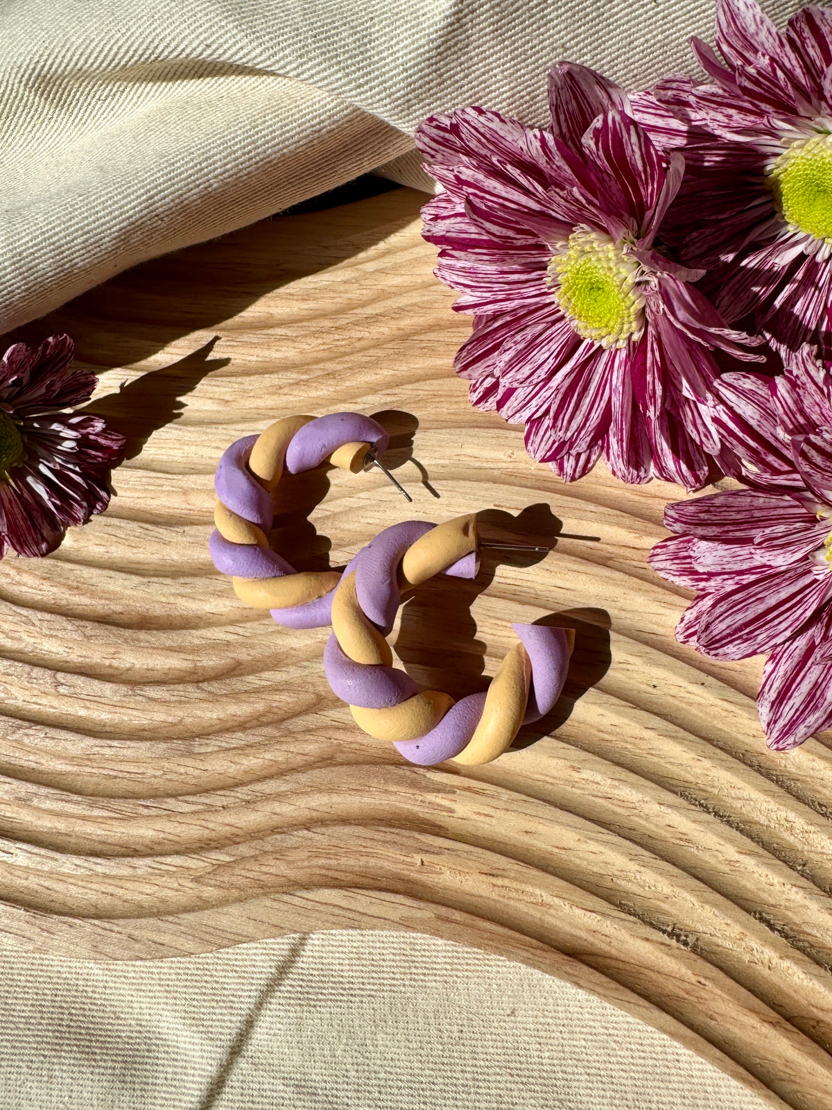 SMALL LILAC & ORANGE TWISTED FLUMP HOOPS