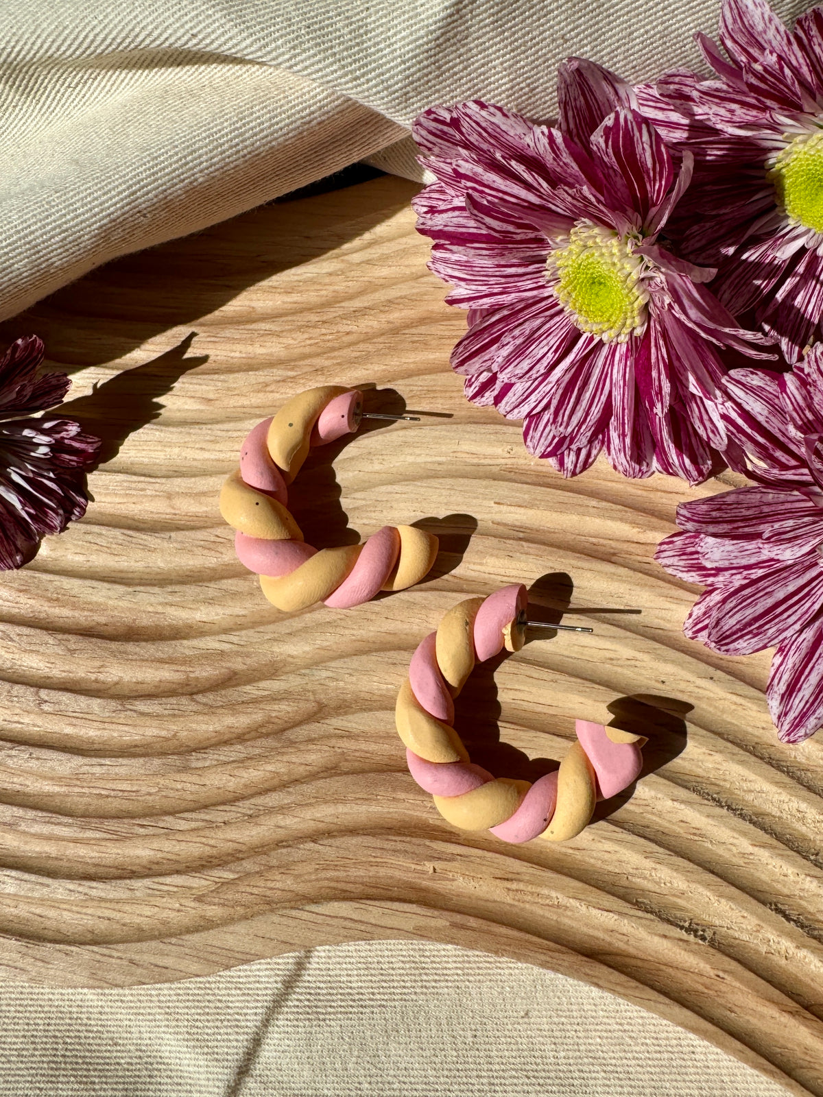 SMALL PINK & ORANGE TWISTED FLUMP HOOPS  - SALE