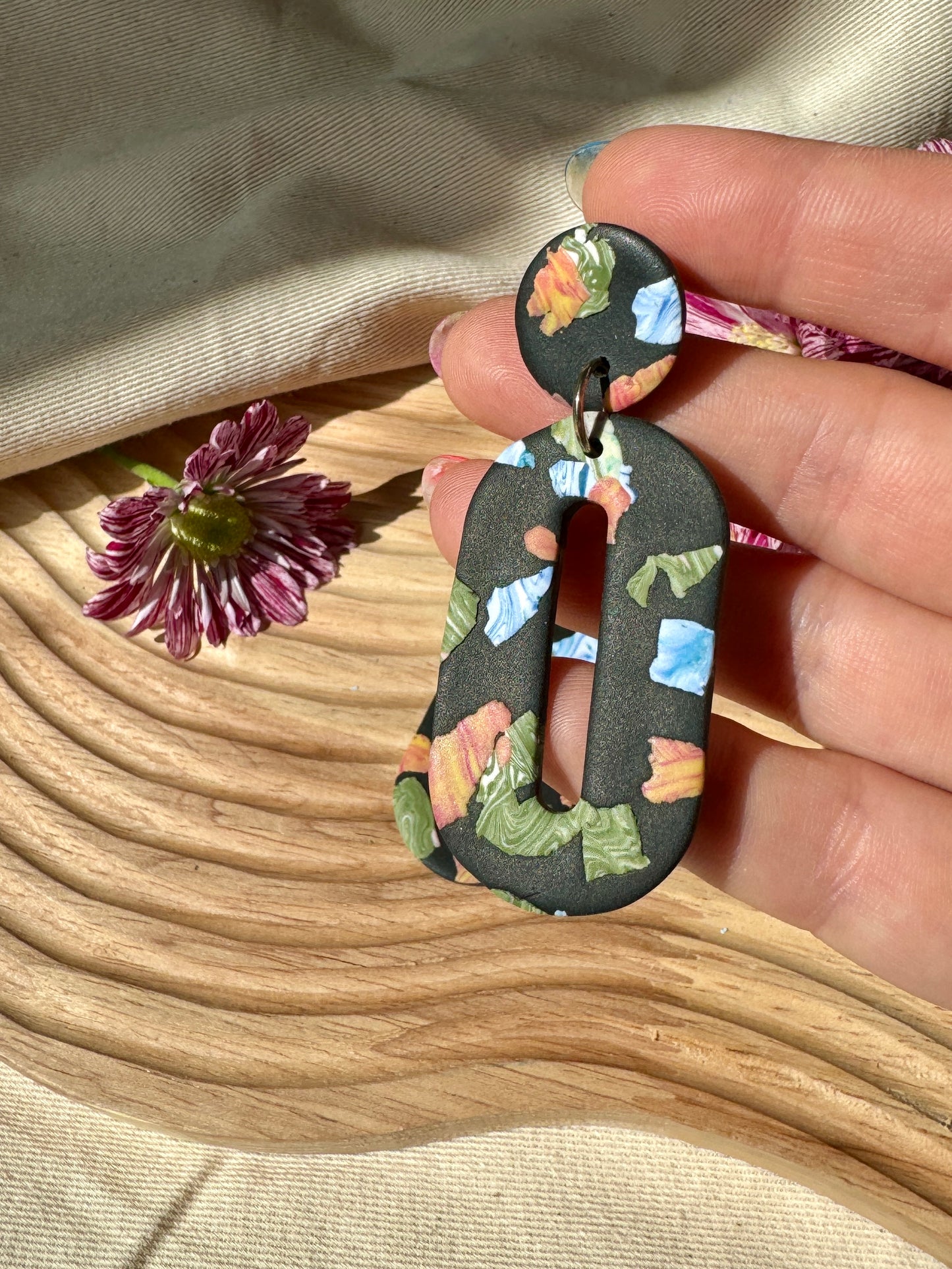 BLACK TERRAZZO OVAL EARRINGS