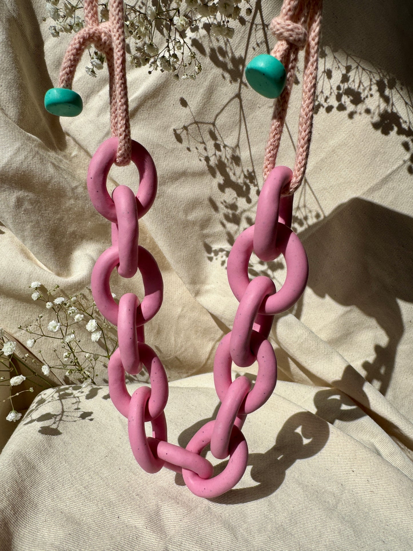 LIGHT PINK SPECKLE CHUNKY LINK NECKLACE