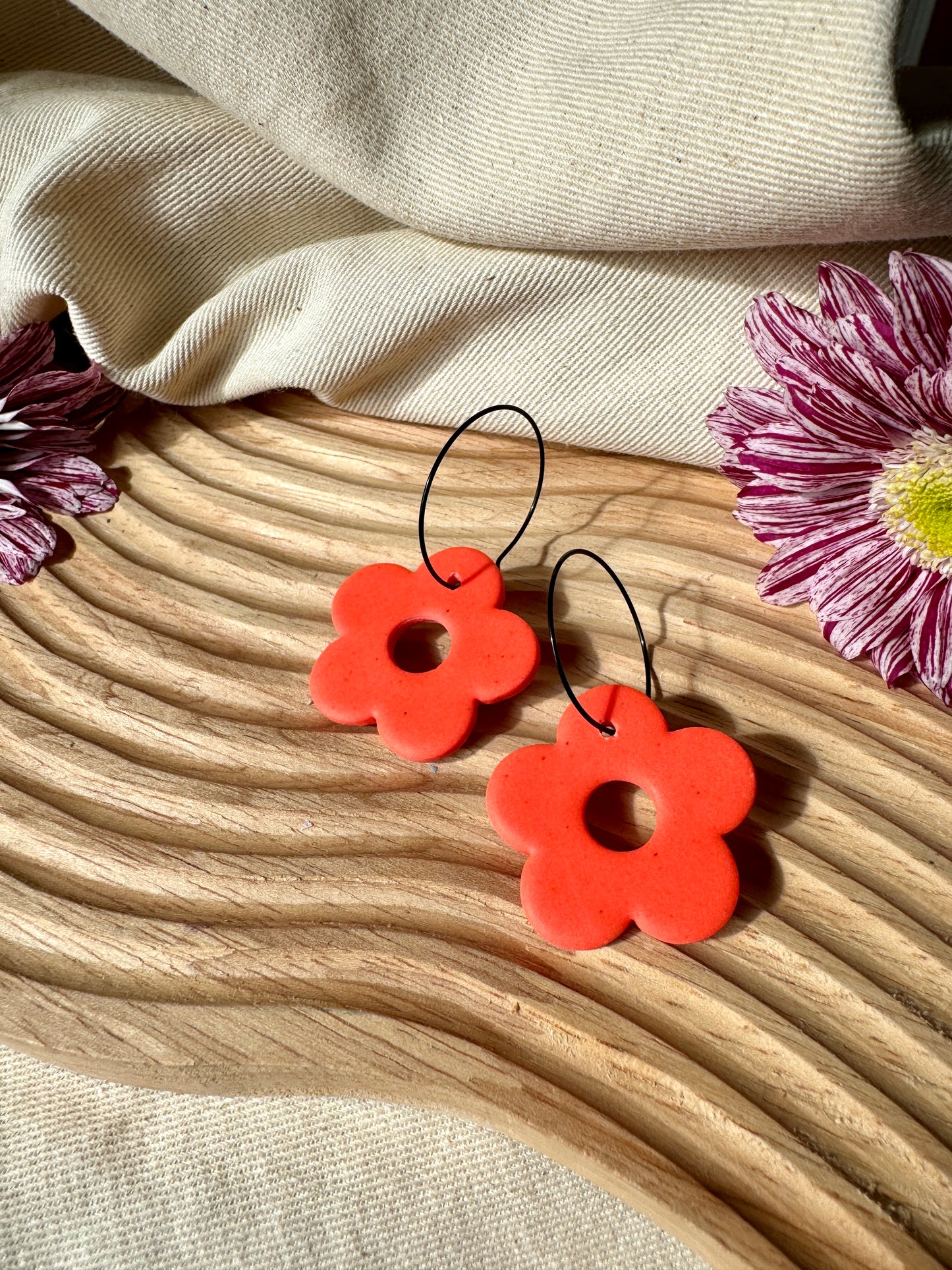 NEON ORANGE SPECKLE FLOWER WIRE EARRINGS