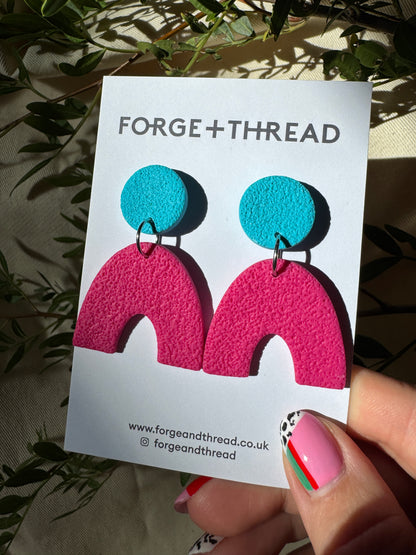 FUCHSIA & AQUATEXTURED ARC EARRINGS