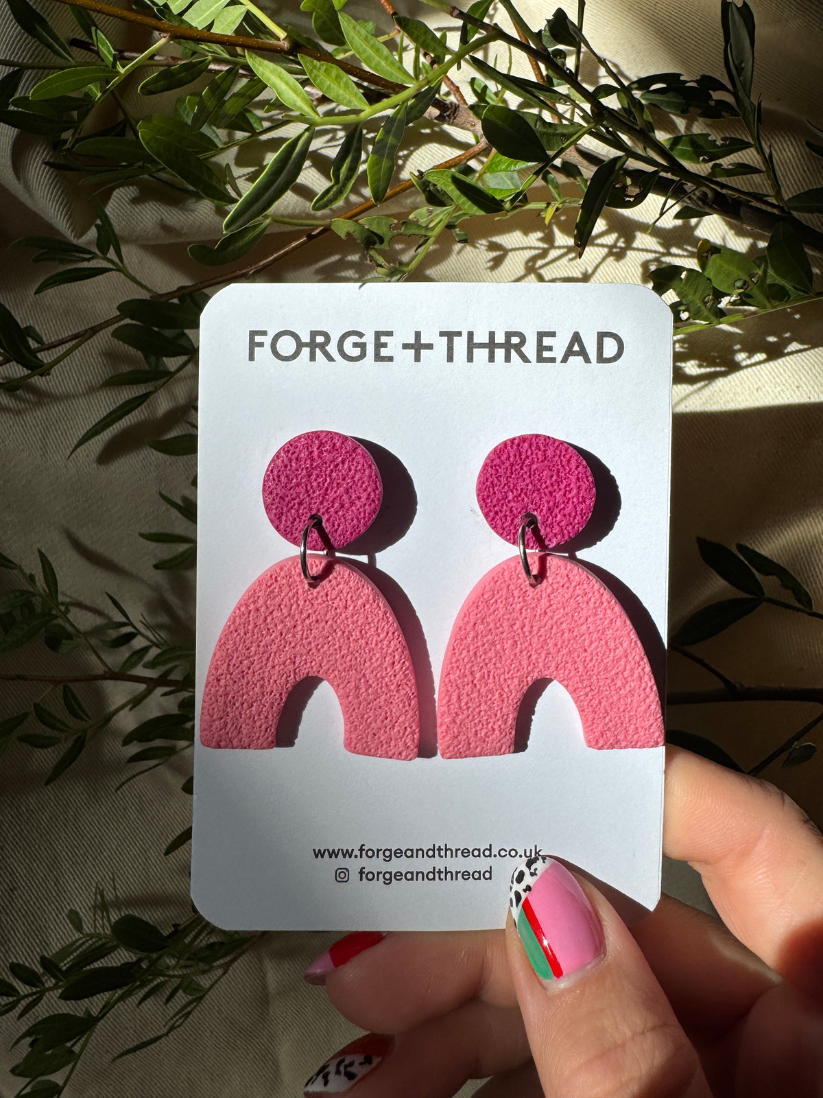 LIGHT PINK TEXTURED ARC EARRINGS