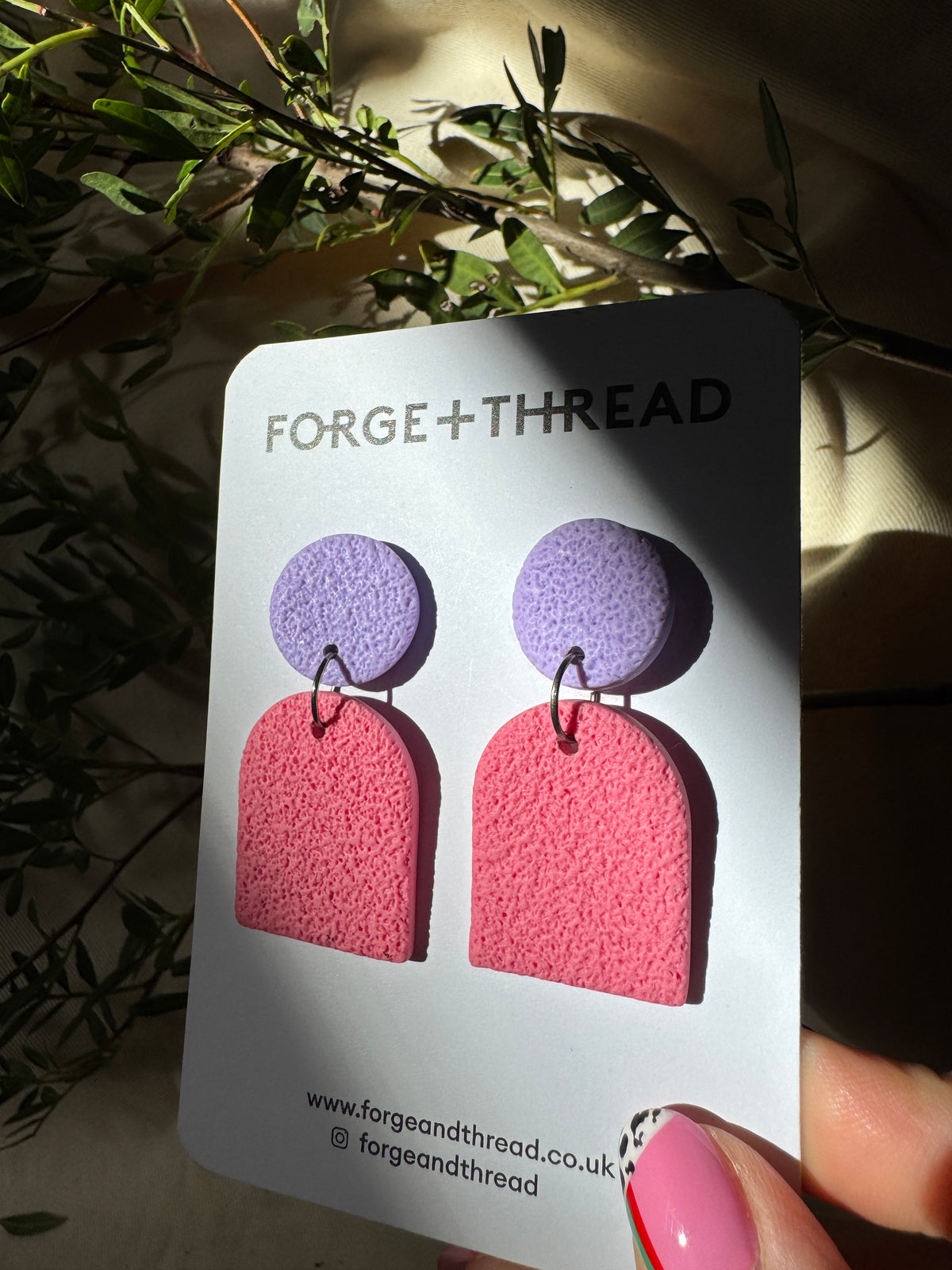 PINK TEXTURED SMALL ARCH EARRINGS