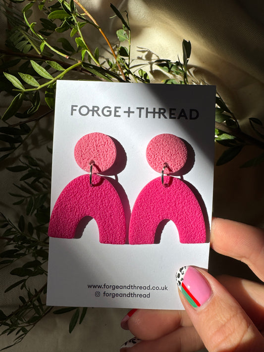 FUCHSIA & PINK TEXTURED ARC EARRINGS