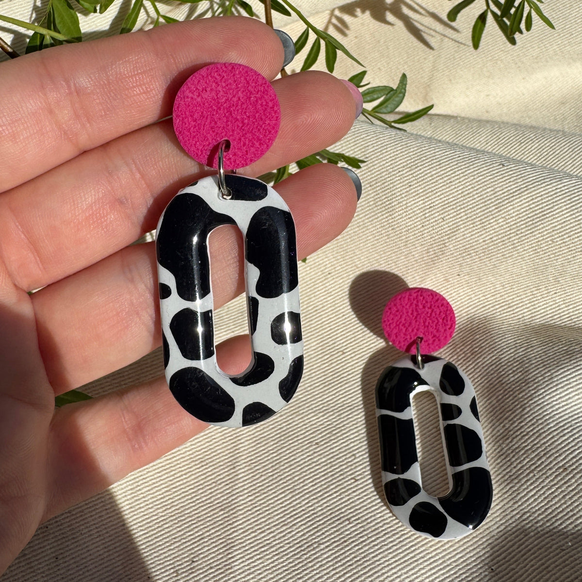 COW OVAL DROP EARRINGS