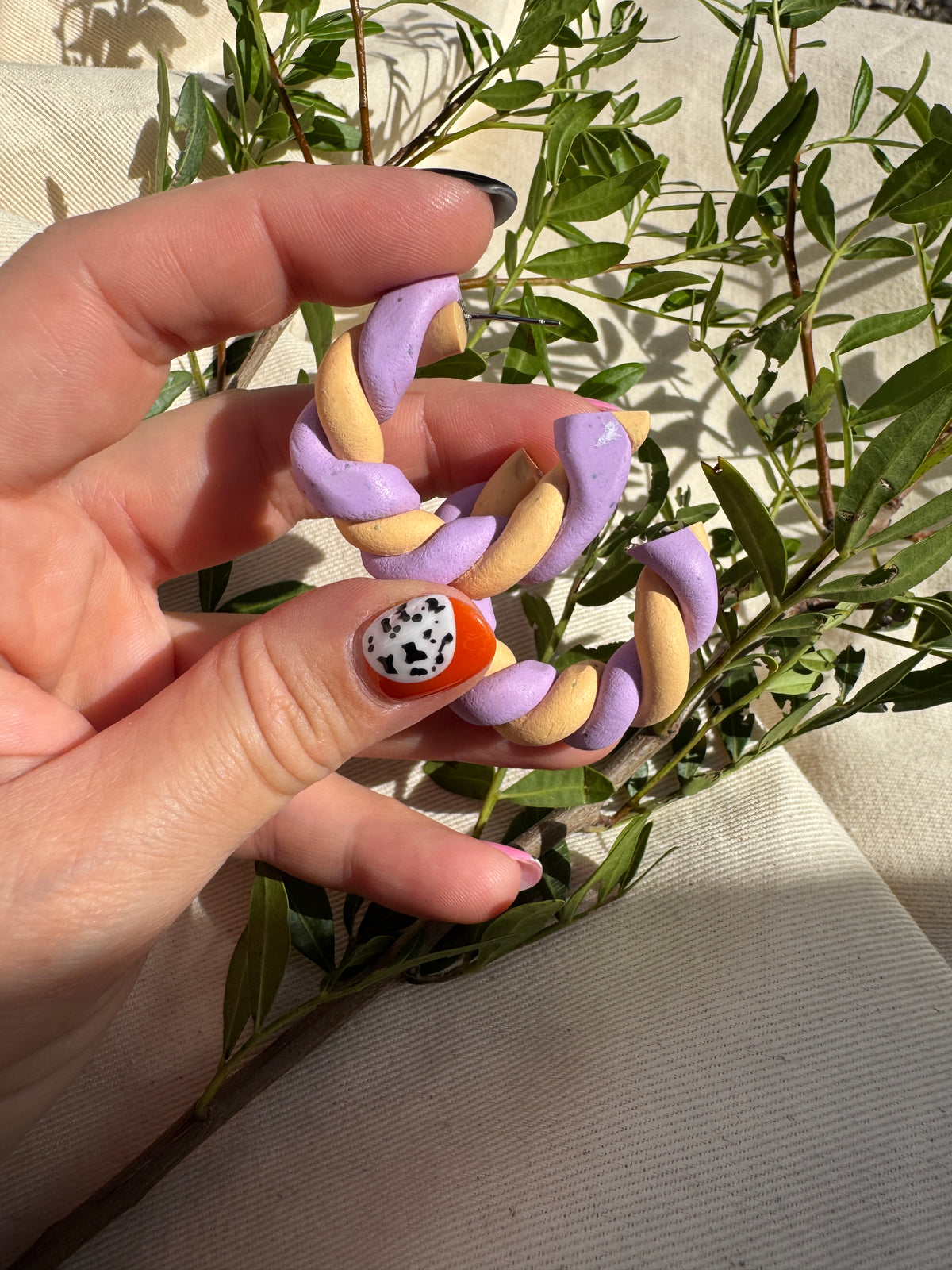 SMALL LILAC & ORANGE TWISTED FLUMP HOOPS