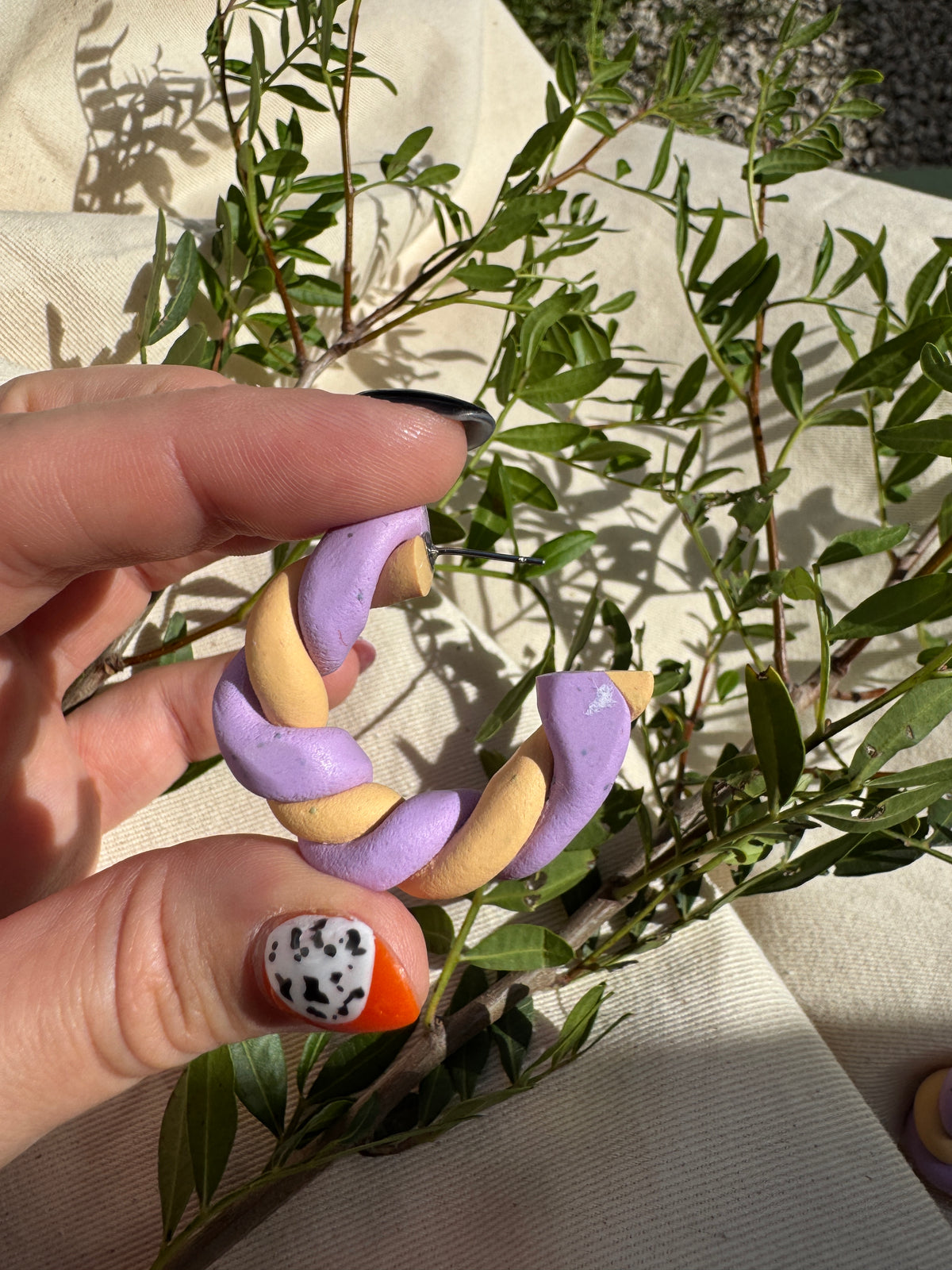 SMALL LILAC & ORANGE TWISTED FLUMP HOOPS