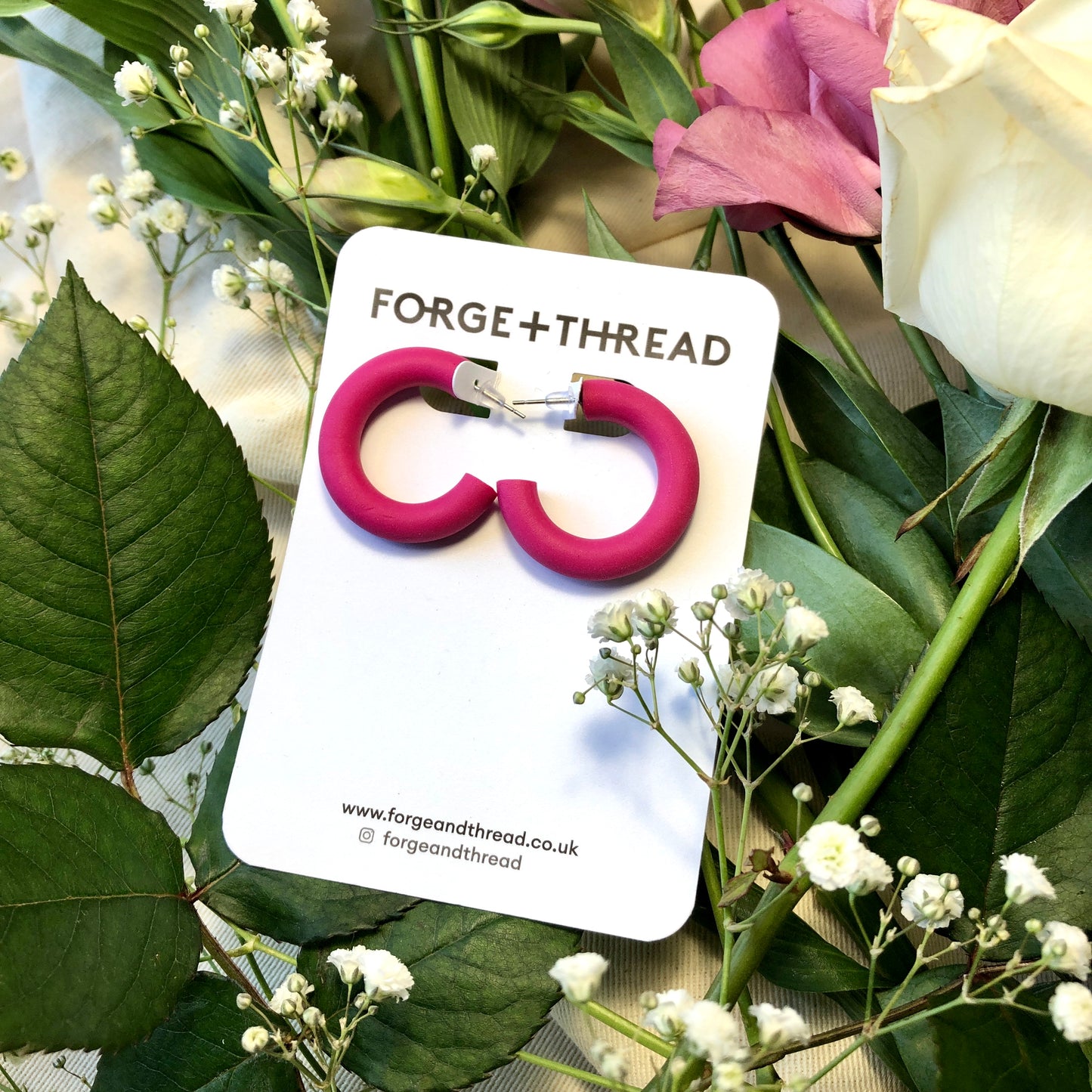 SMOOTH FUCHSIA HOOPS
