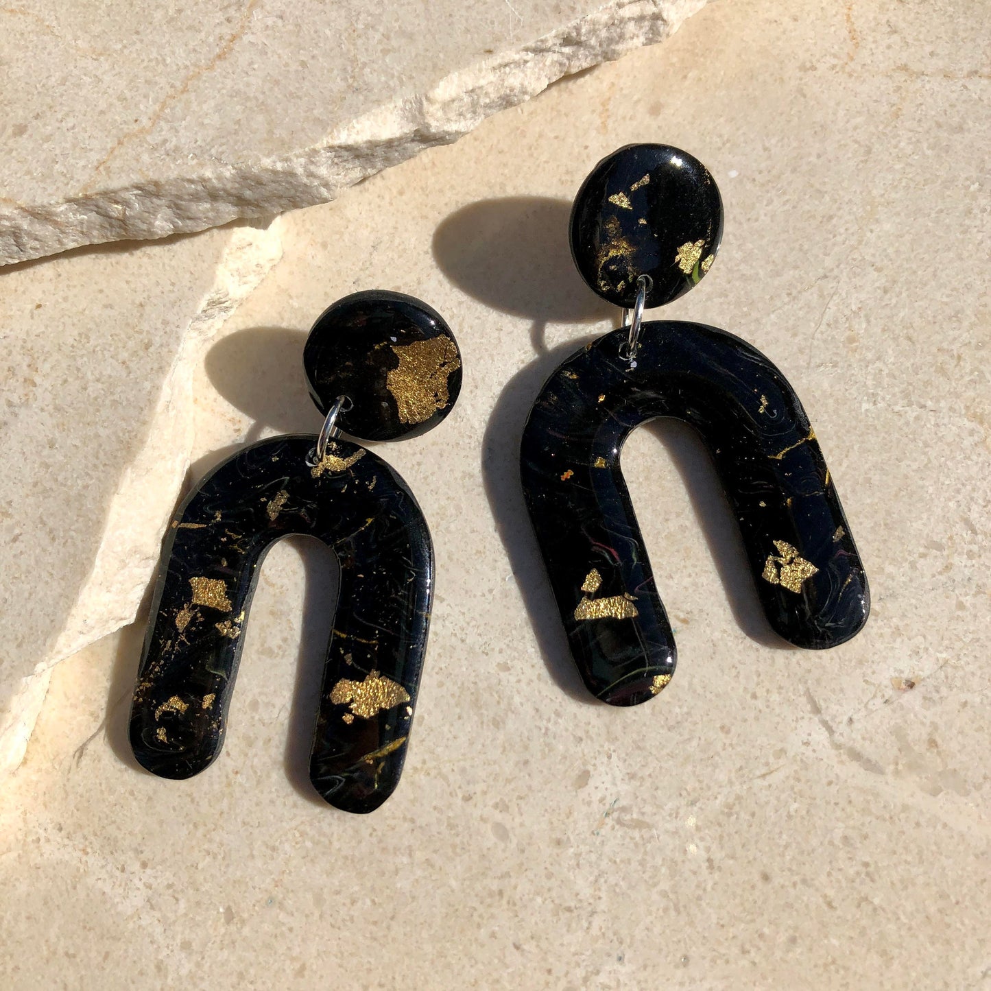 GOLD LEAF ROUNDED ARCH EARRINGS
